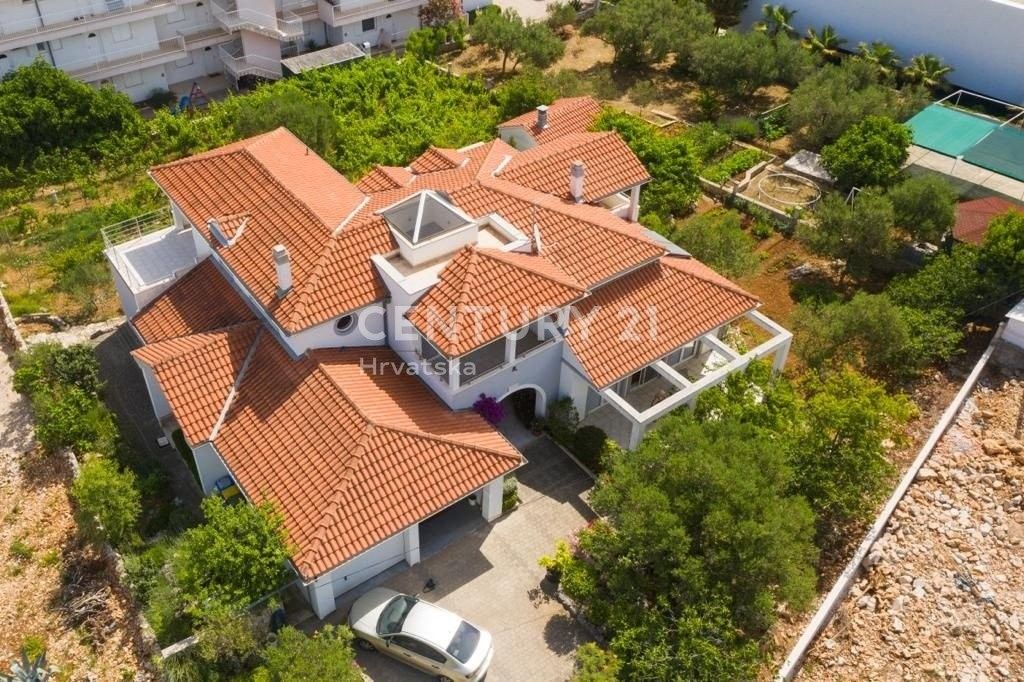 Prodej dům - Zahraničí, 987 66, 398 m²