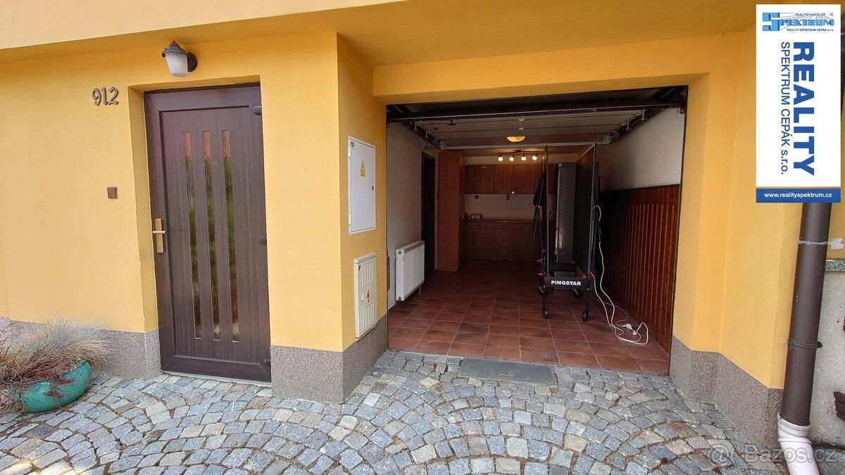 Prodej dům - Hluboká nad Vltavou, 373 41, 457 m²