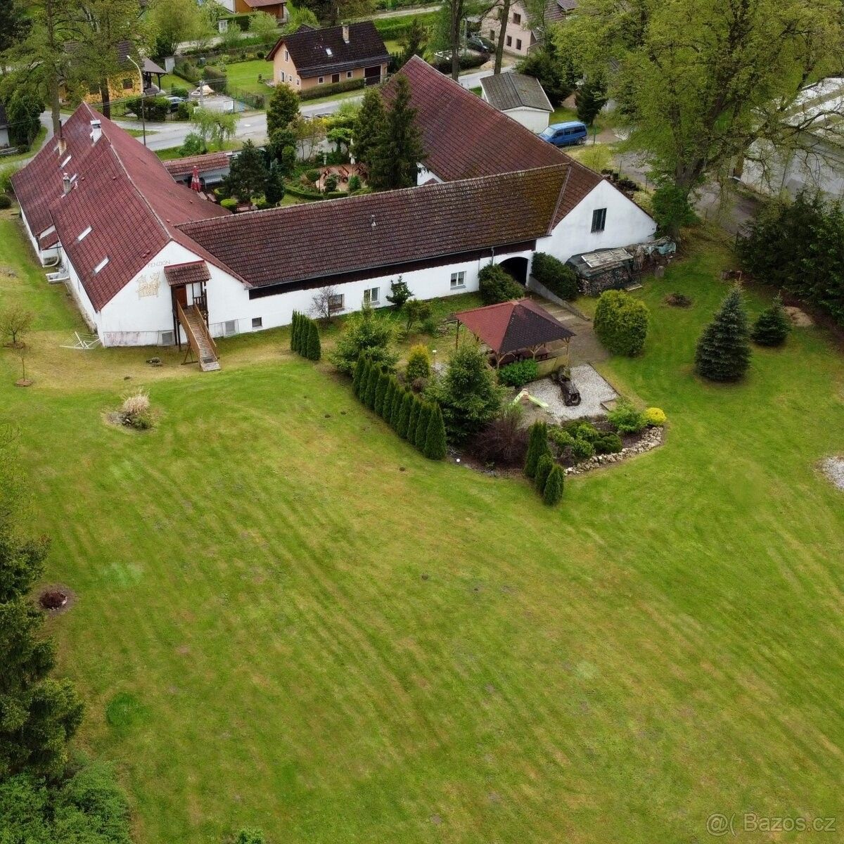 Prodej dům - Jindřichův Hradec, 377 01, 900 m²