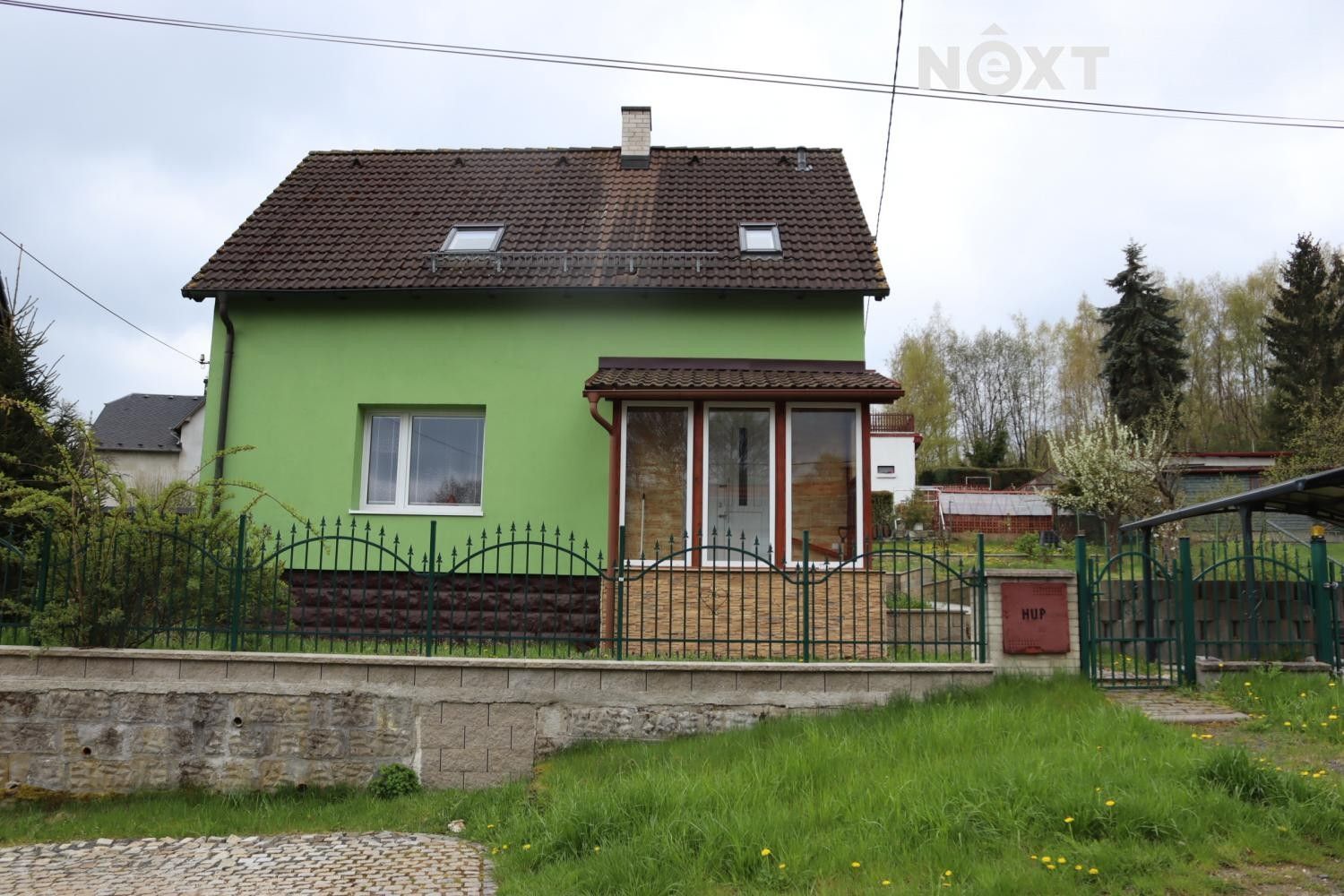 Prodej rodinný dům - Dlouhá, Plesná, 120 m²
