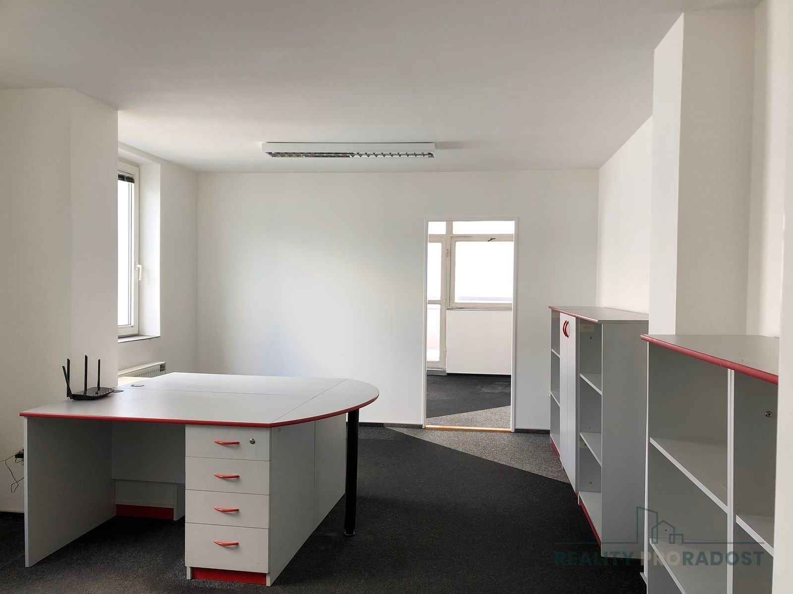Pronájem kancelář - Polní, Hrušky, 128 m²
