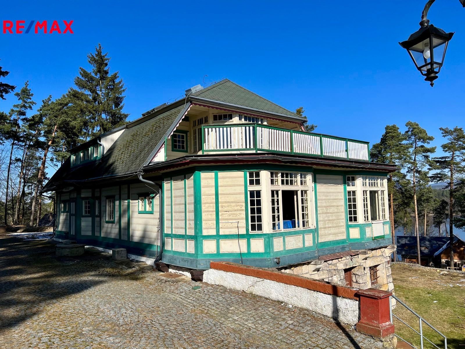 Prodej dům - Děvínská, Hamr na Jezeře, 400 m²