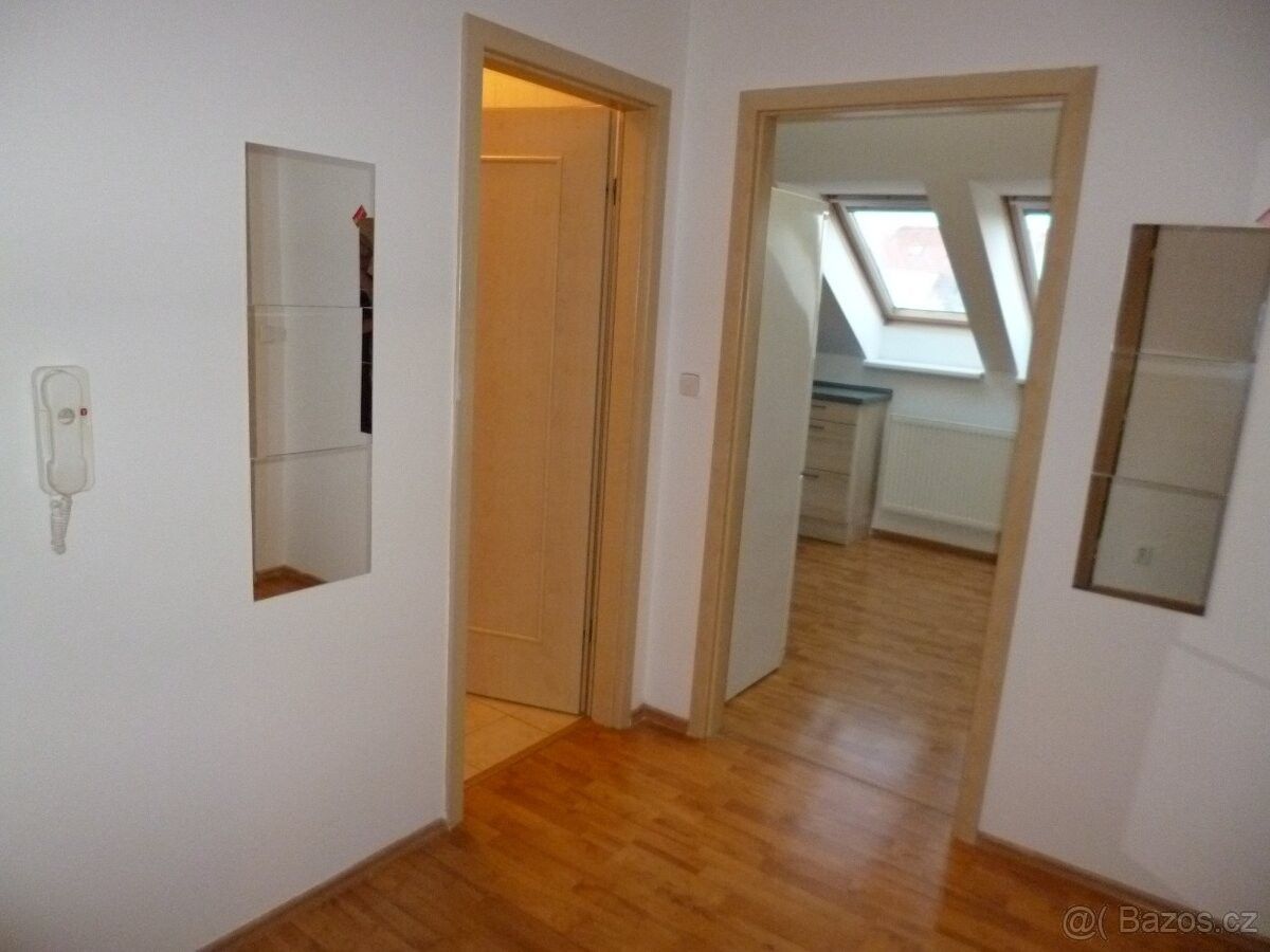 Pronájem byt 1+1 - České Budějovice, 370 01, 35 m²