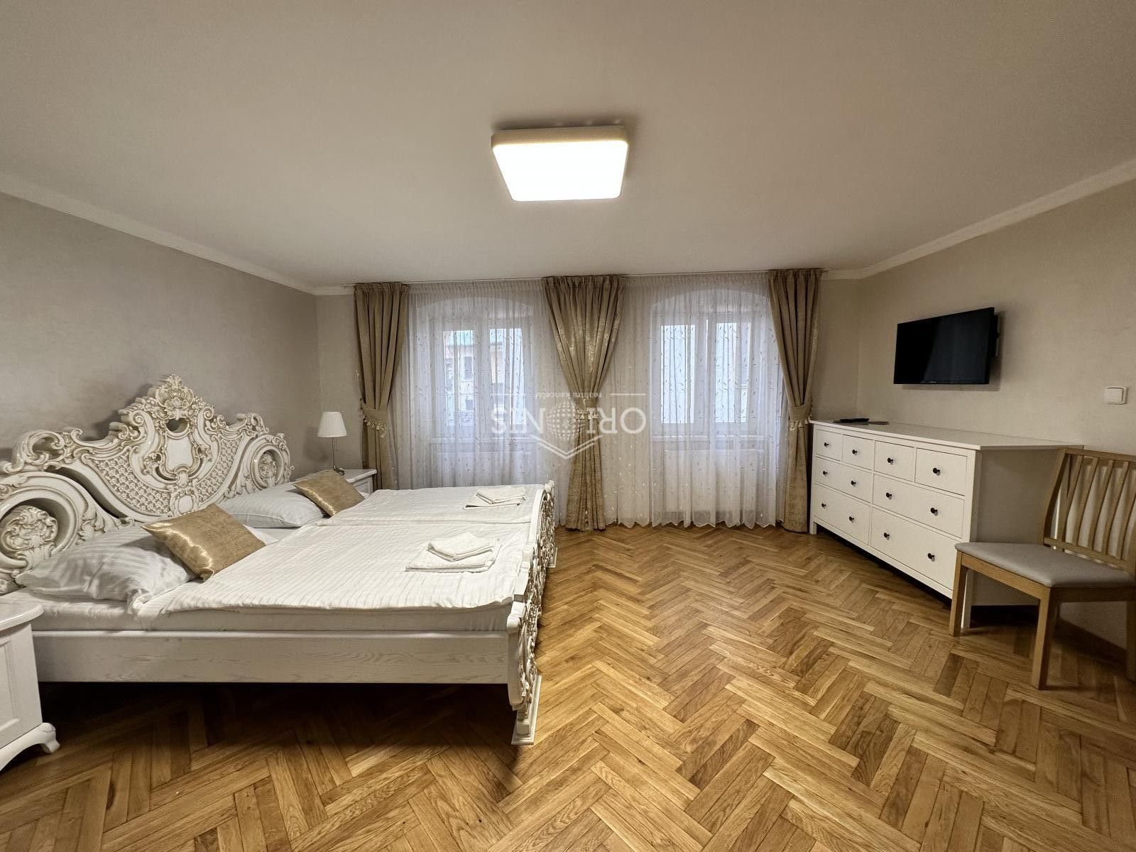 Ubytovací zařízení, Zámecký vrch, Karlovy Vary, 400 m²