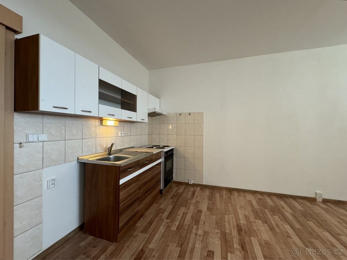 Pronájem byt 1+kk - Orlová, 735 14, 33 m²