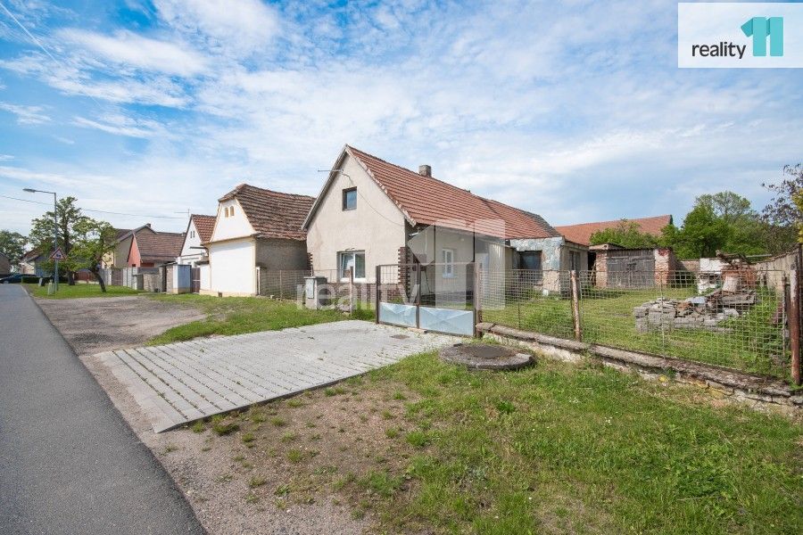 Prodej rodinný dům - Velenice, 396 m²
