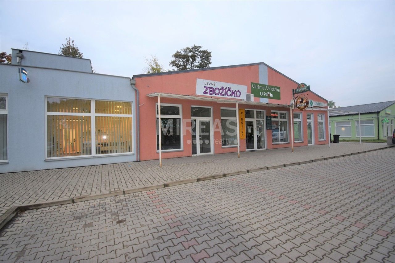 Pronájem obchodní prostory - V Konírnách, Milovice, 120 m²