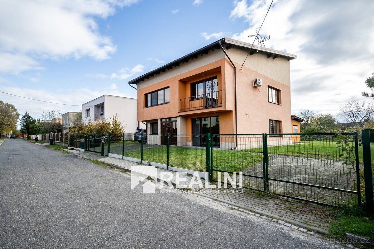 Prodej dům - Karviná, 733 01, 300 m²