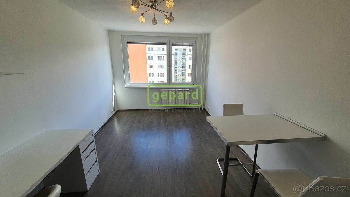 Pronájem byt 2+kk - Praha, 109 00, 42 m²