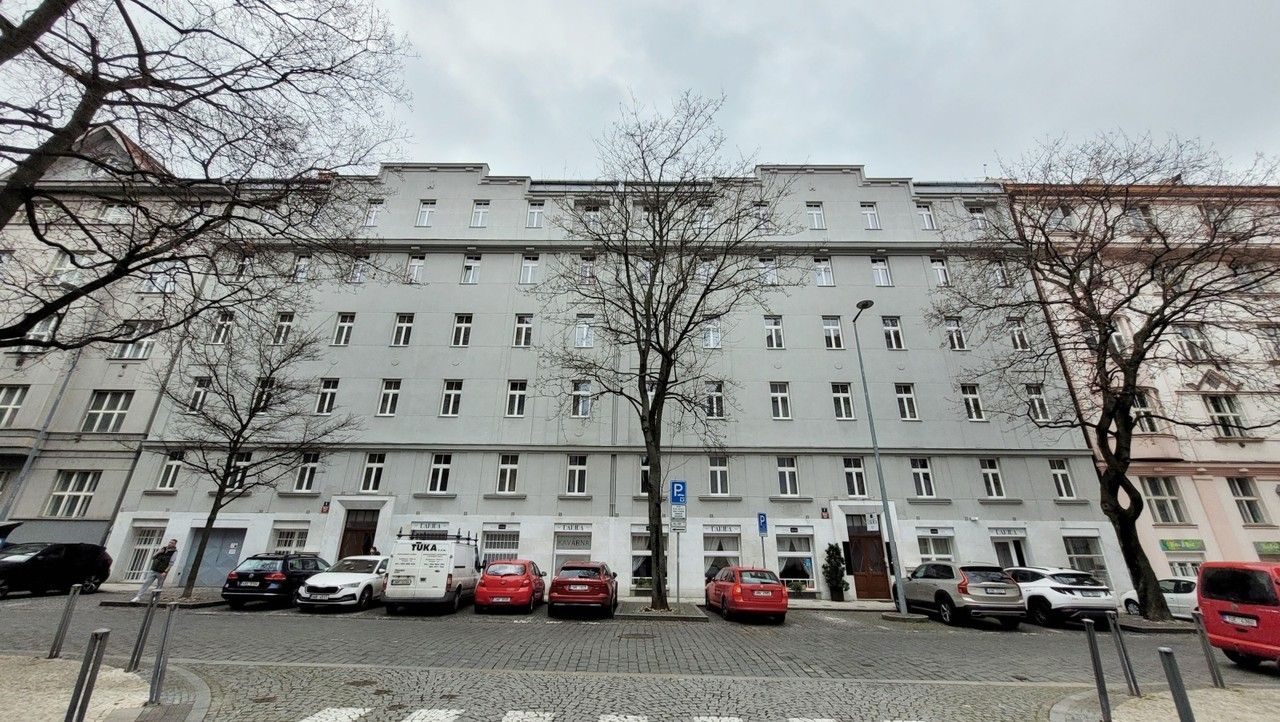 Pronájem byt 3+1 - Národní obrany, Praha, 64 m²