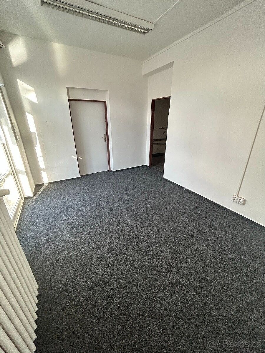 Pronájem kancelář - Hradec Králové, 500 02, 83 m²