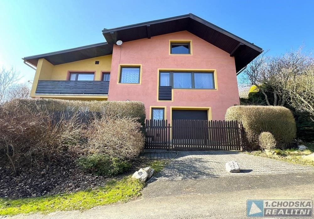Prodej dům - Stráž, 320 m²