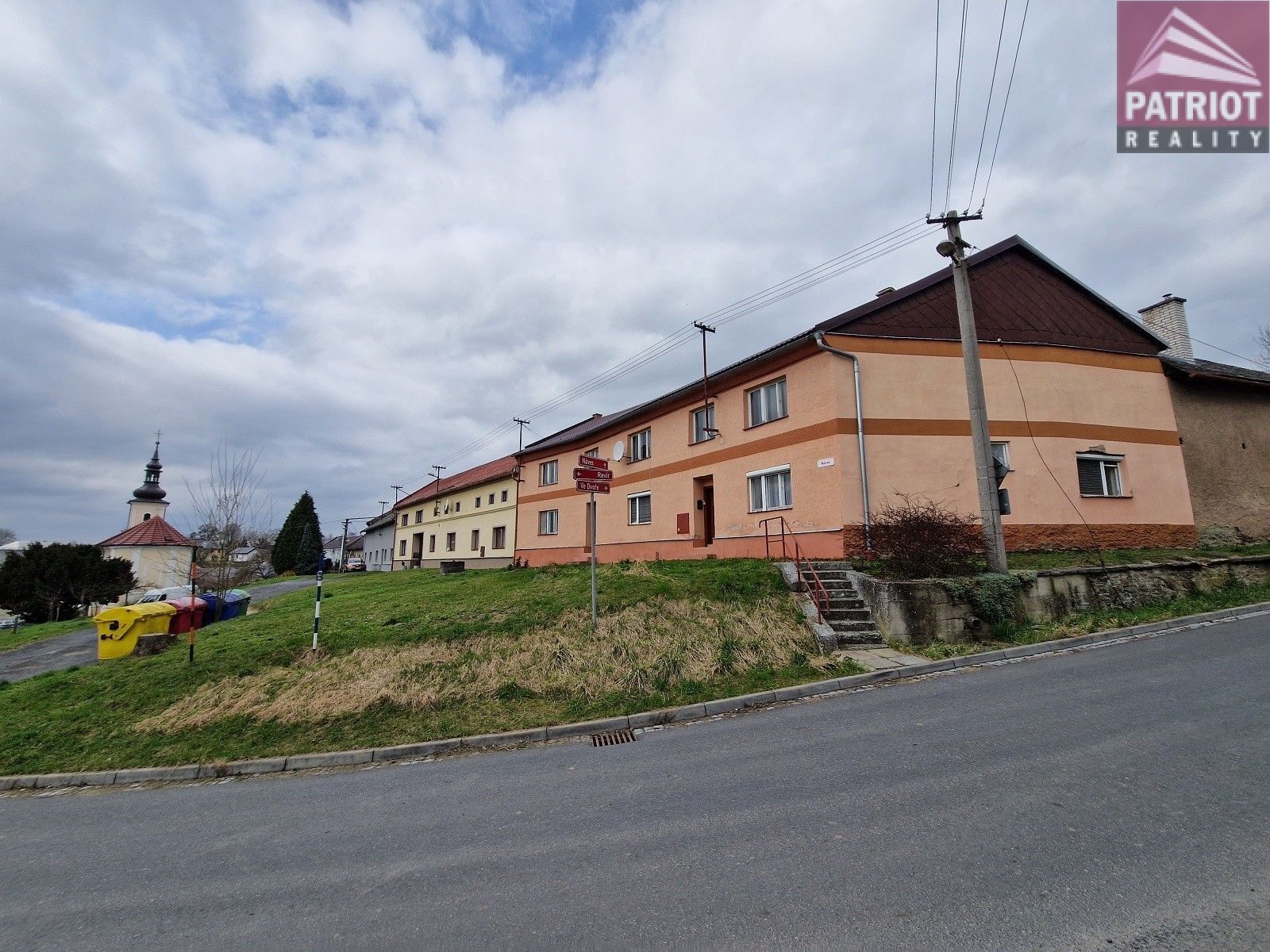 Prodej dům - Náves, Čechovice, Velký Týnec, 1 284 m²
