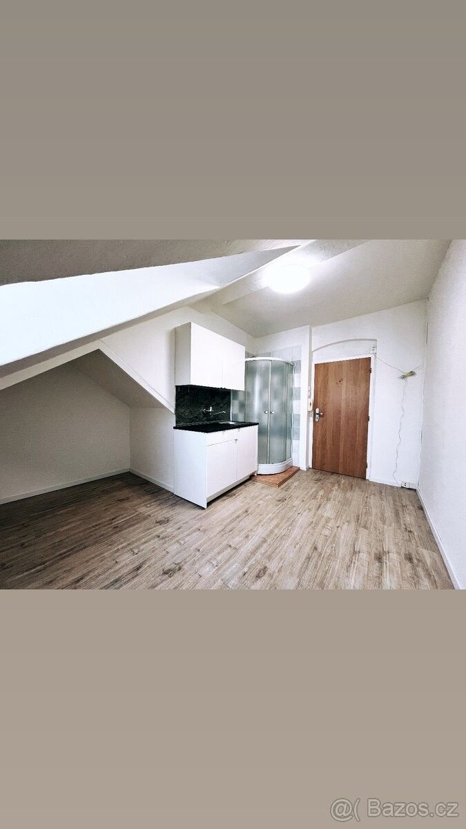 Prodej byt - Karlovy Vary, 360 01, 15 m²