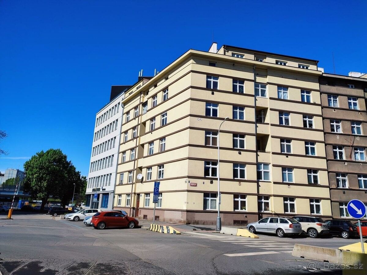 Prodej byt 2+1 - Praha, 170 00, 55 m²