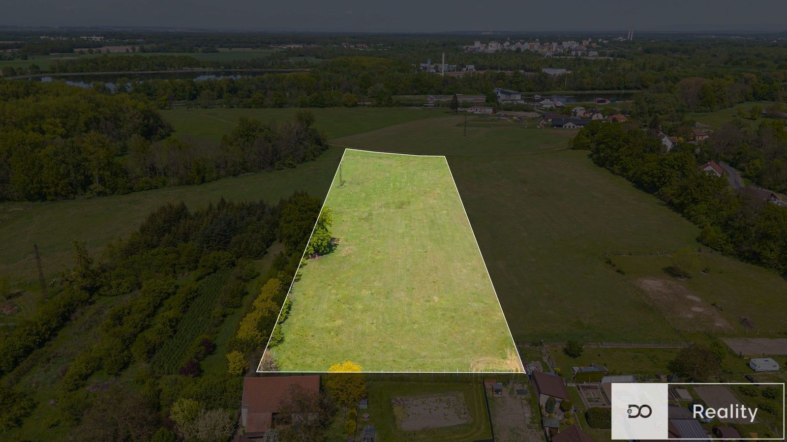 Prodej zemědělský pozemek - Pardubice, 18 621 m²