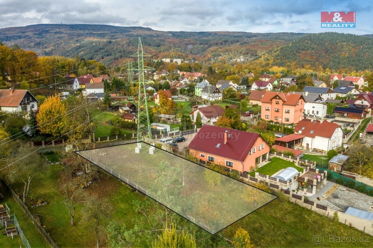 Zahrady, Děčín, 405 02, 933 m²