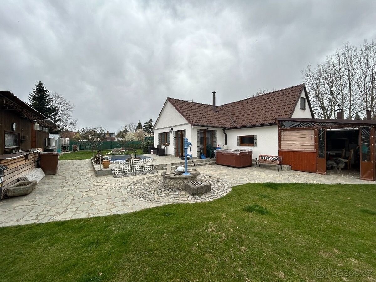 Prodej dům - České Budějovice, 370 07, 135 m²