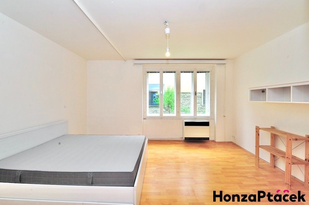 Pronájem byt 1+1 - Praha, 186 00, 45 m²