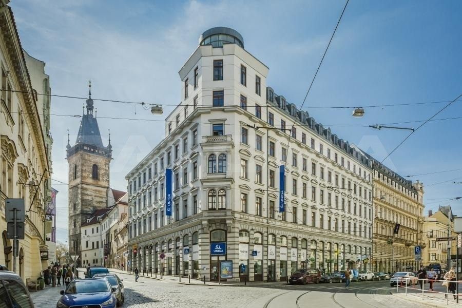Pronájem obchodní prostory - Lazarská, Praha, 216 m²