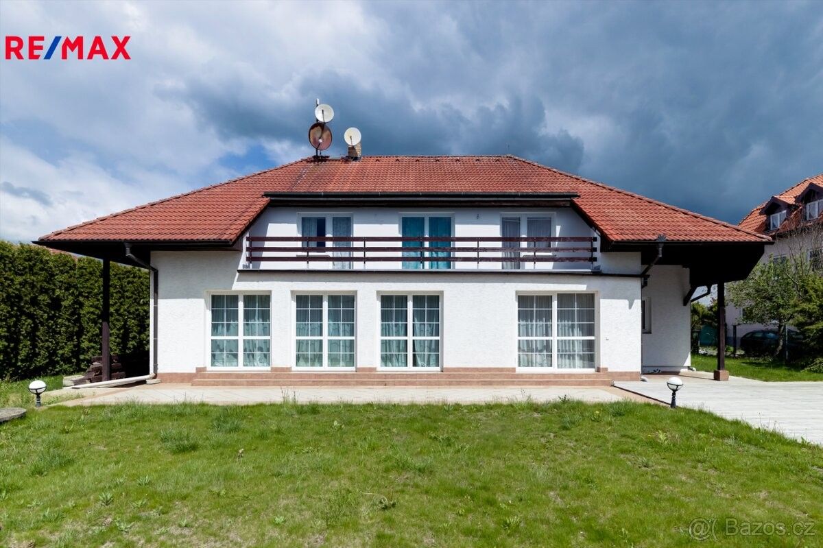 Prodej dům - Dolní Břežany, 252 41, 578 m²