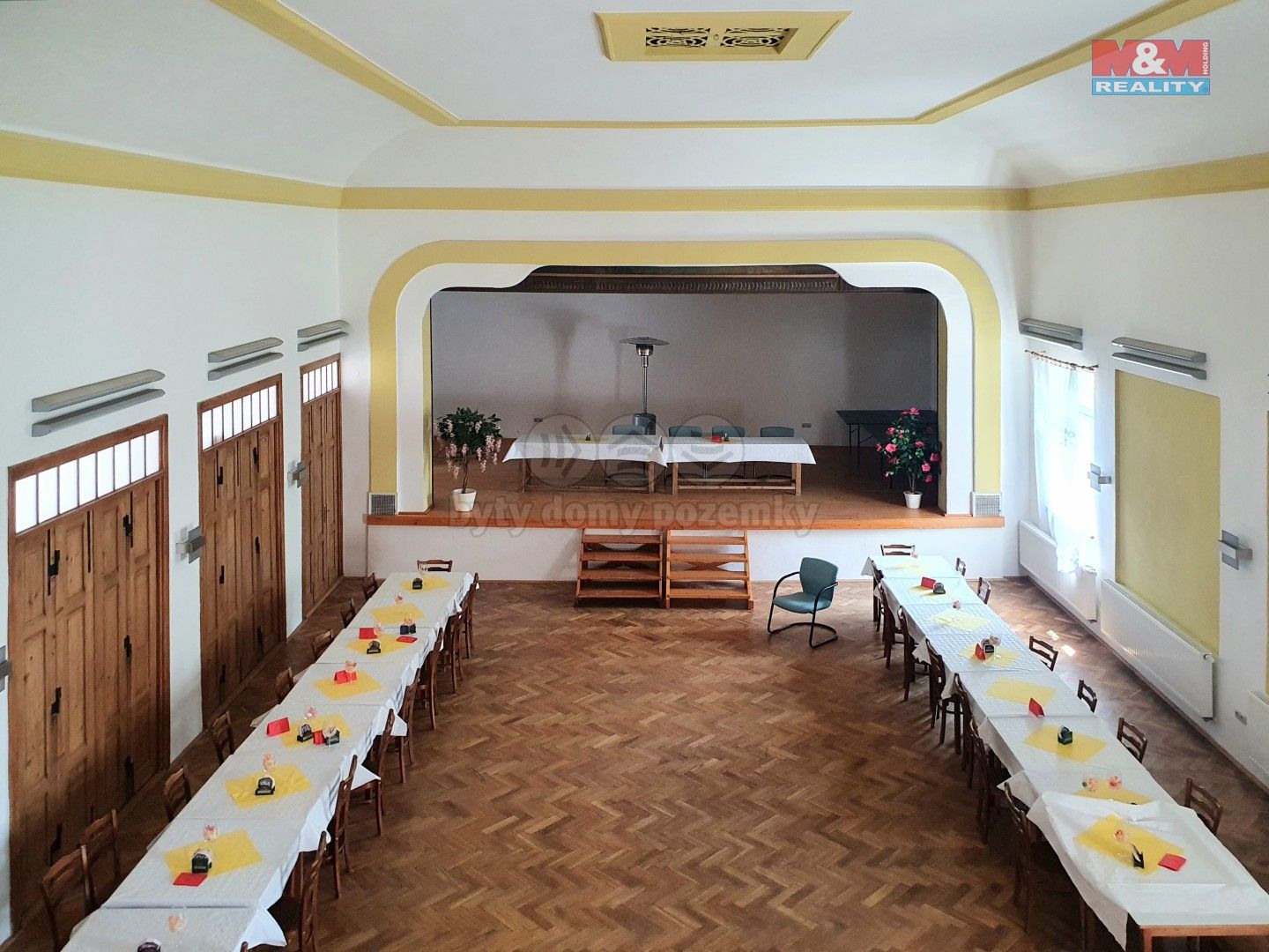 Restaurace, Lovčice, 657 m²
