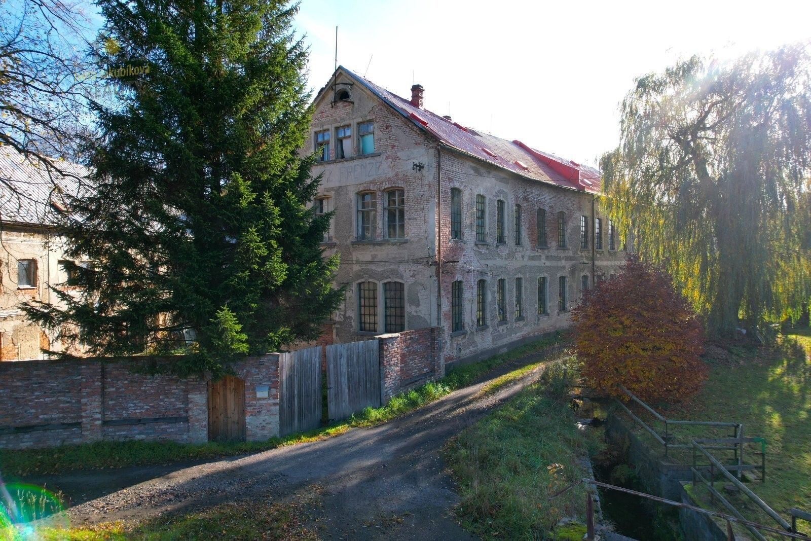 Ubytovací zařízení, Mikulášovice, 1 800 m²