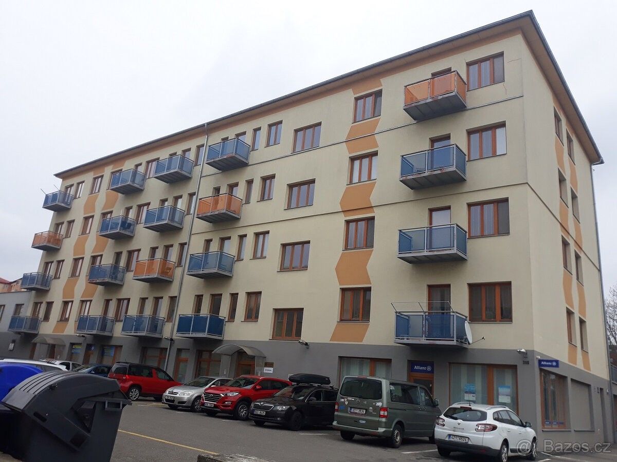 Pronájem byt 1+kk - Otrokovice, 765 02, 42 m²