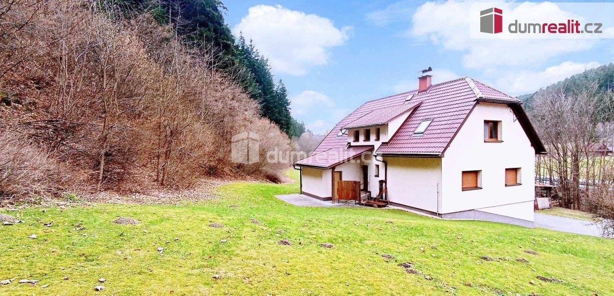 Rodinné domy, Velké Karlovice, 266 m²