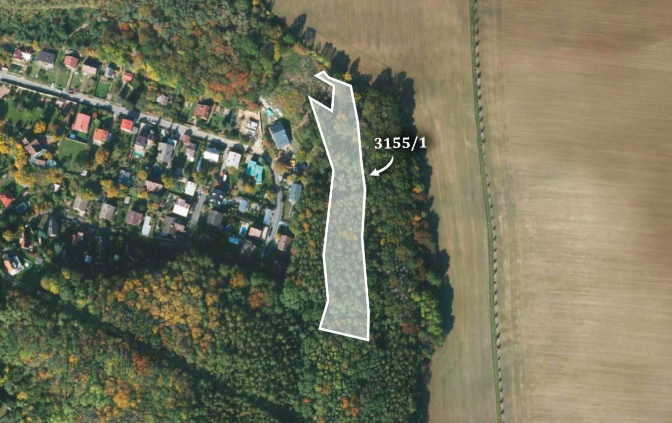 Lesy, Úvaly, 7 837 m²