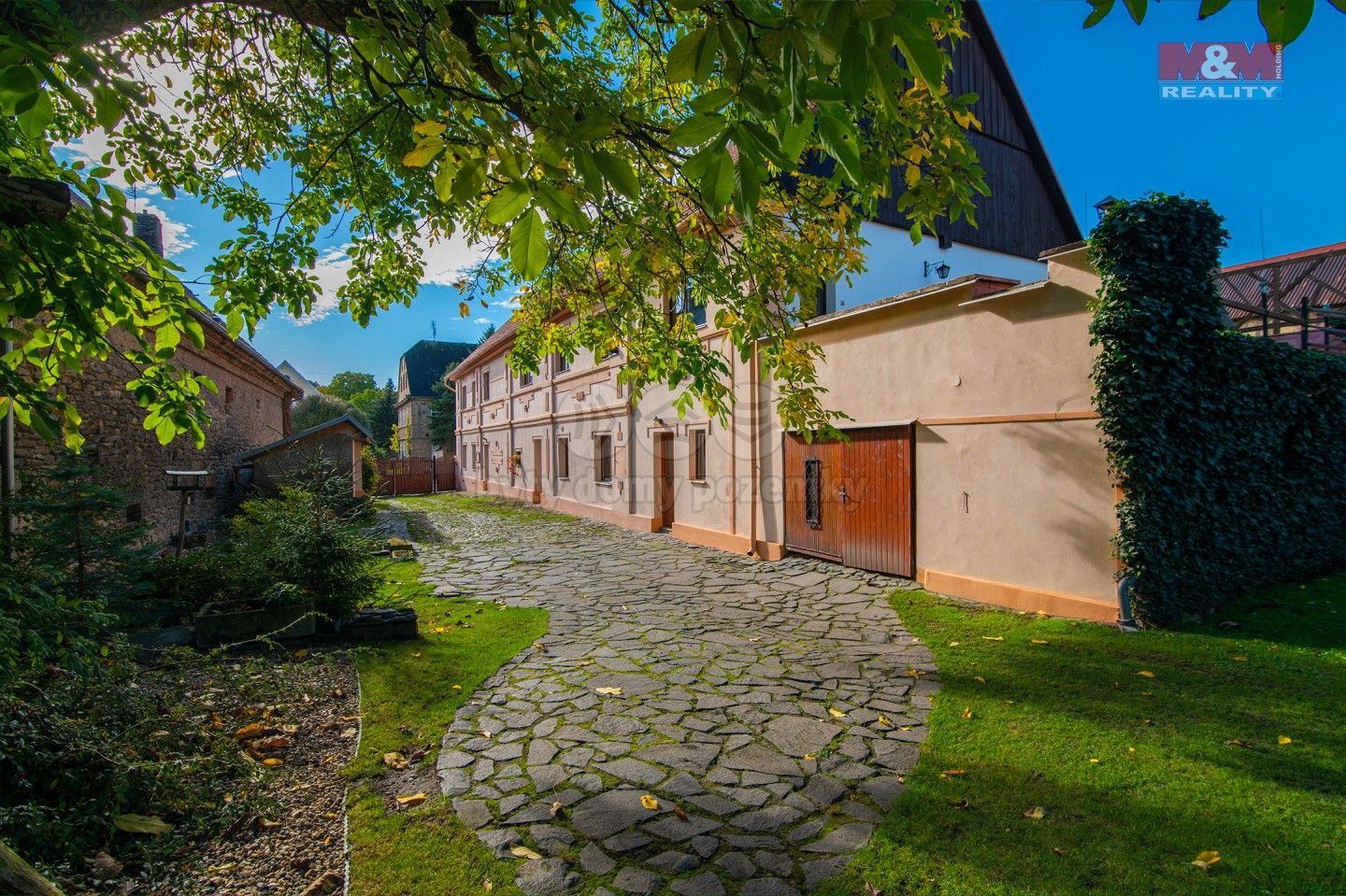 Prodej rodinný dům - Chotiněves, 450 m²