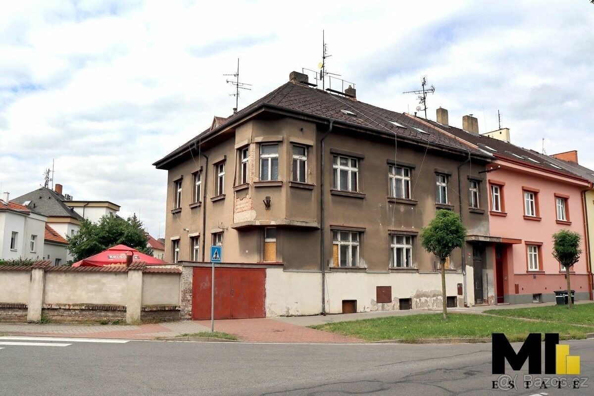 Prodej dům - Hradec Králové, 500 02, 460 m²