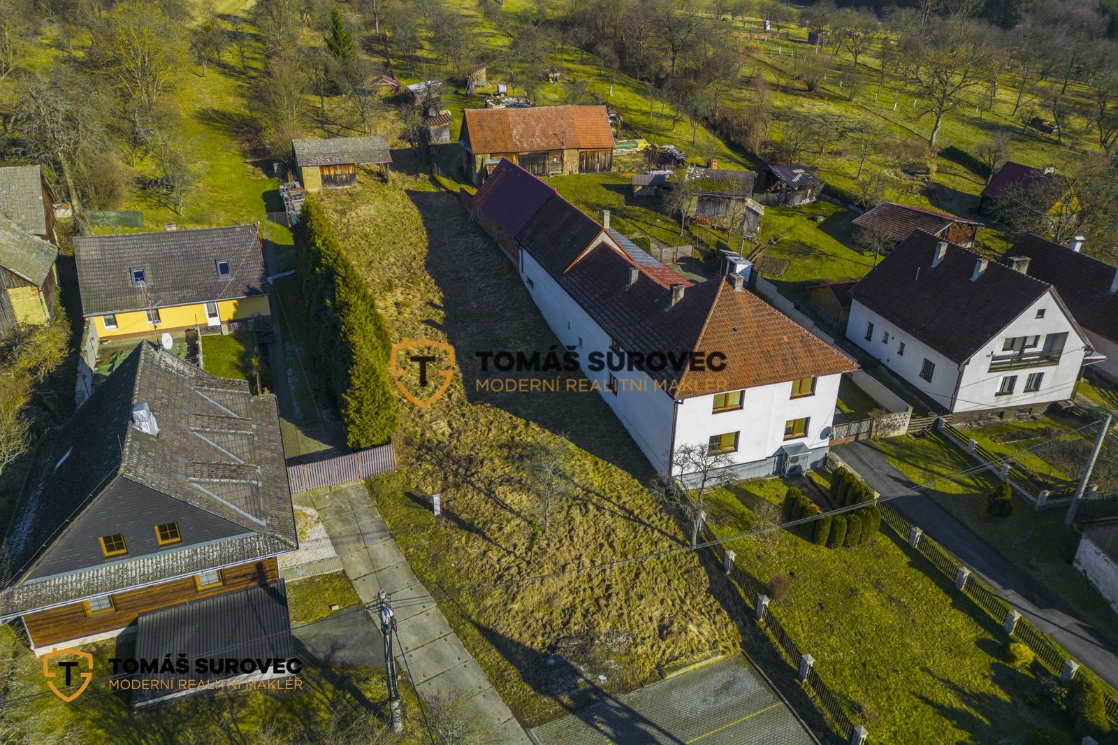 Prodej pozemek pro bydlení - Lipová, 2 332 m²