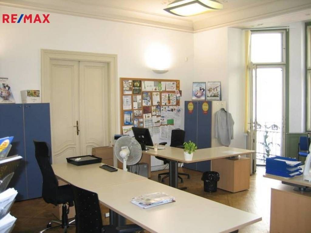 Pronájem kancelář - Spálená, Praha, 153 m²