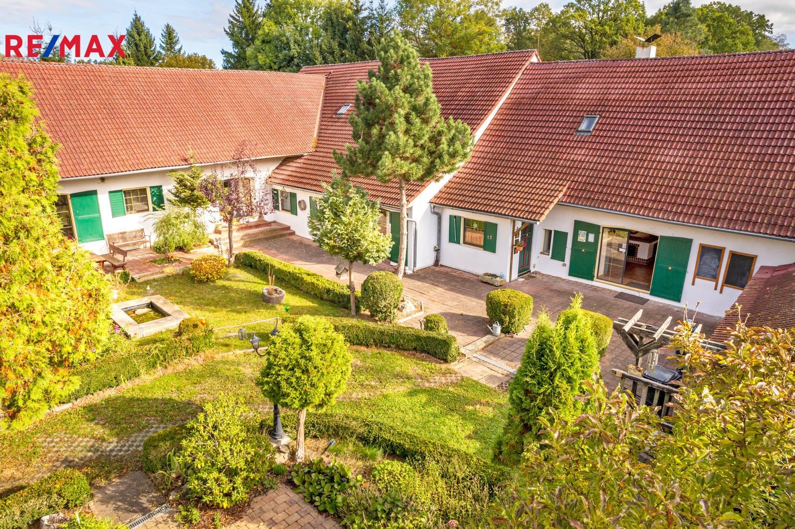 Prodej dům - Dolní Pěna, 900 m²