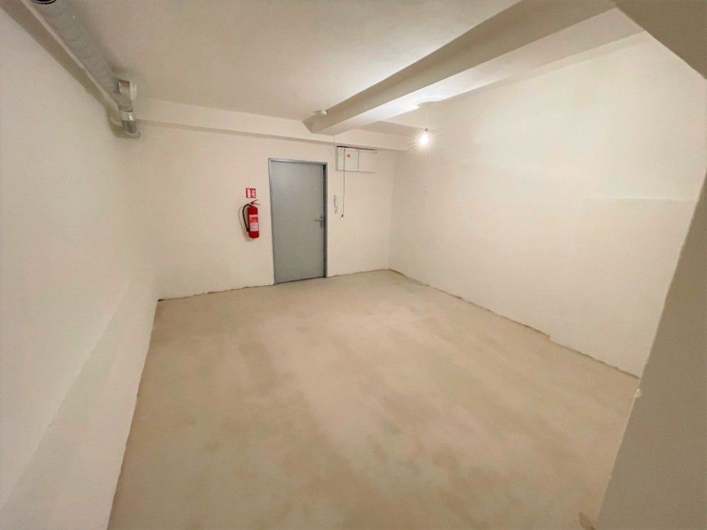 Prodej sklad - Praha, 180 00, 17 m²