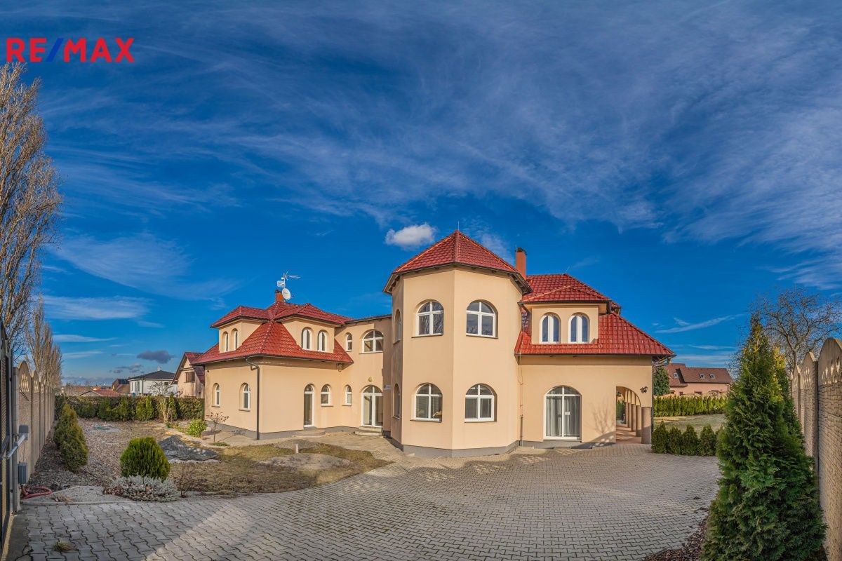 Prodej komerční - Topolová, Buštěhrad, 844 m²
