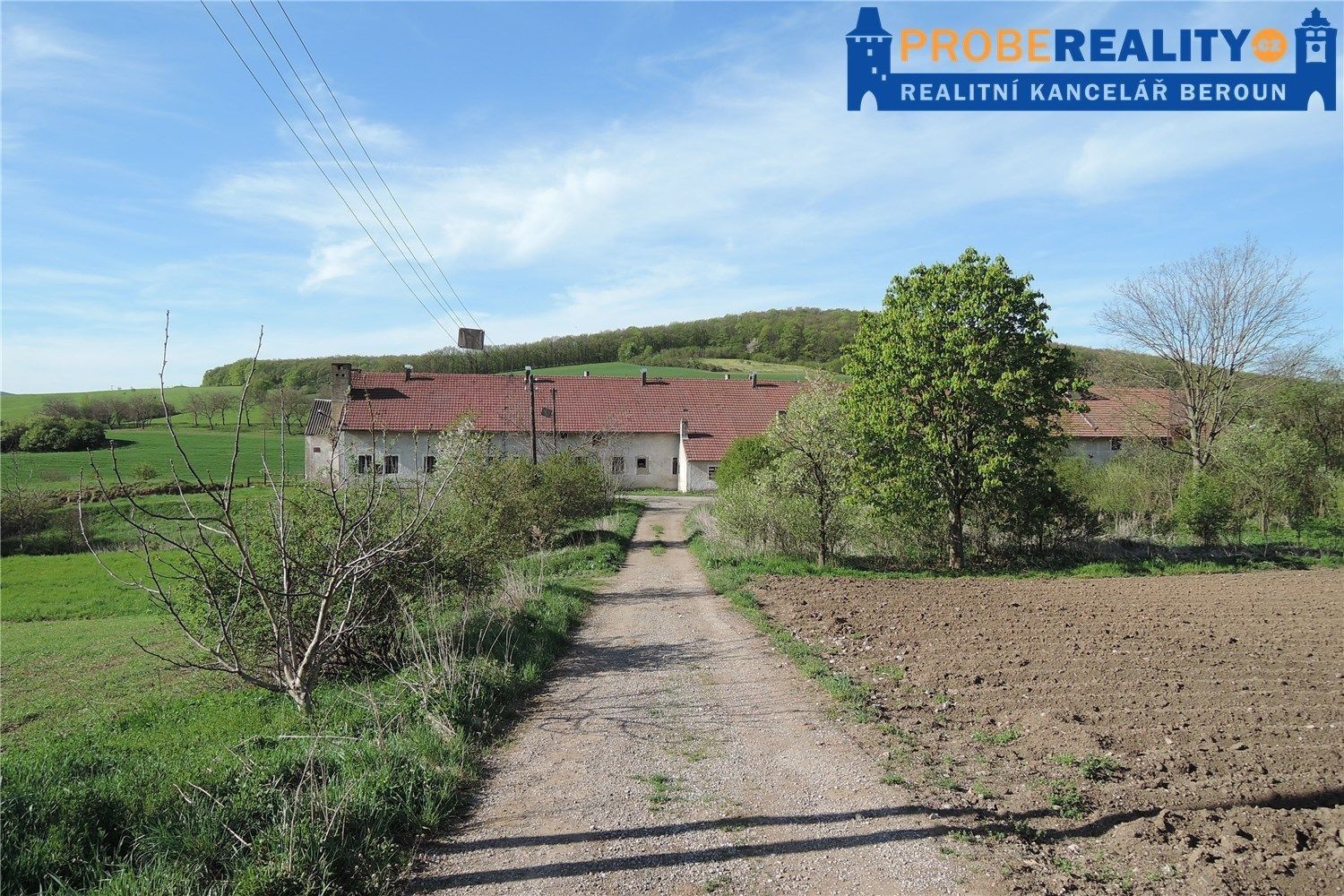 Prodej zemědělský objekt - Vinařice, 7 330 m²