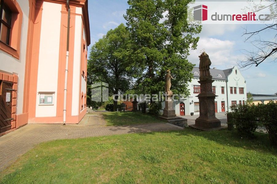 Prodej rodinný dům - Široká, Valeč, 450 m²