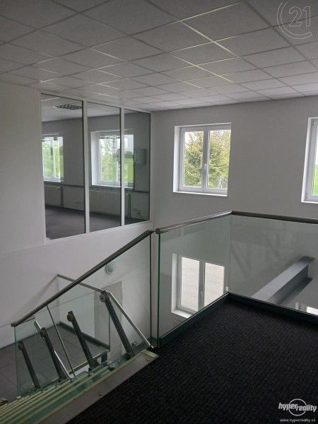Pronájem kancelář - Pletený Újezd, 408 m²