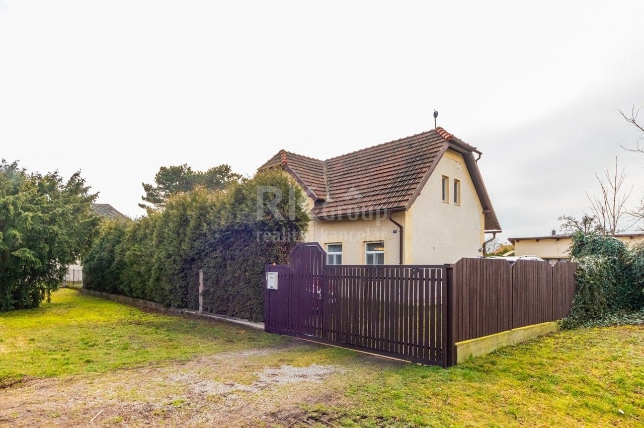 Rodinné domy, Jenišovice, Býkev, 202 m²