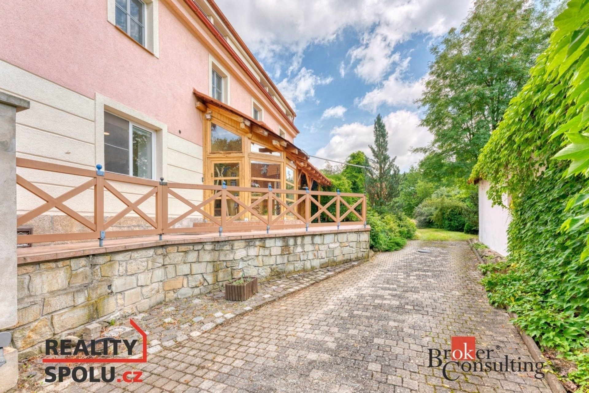 Prodej rodinný dům - Ptýrov, 852 m²