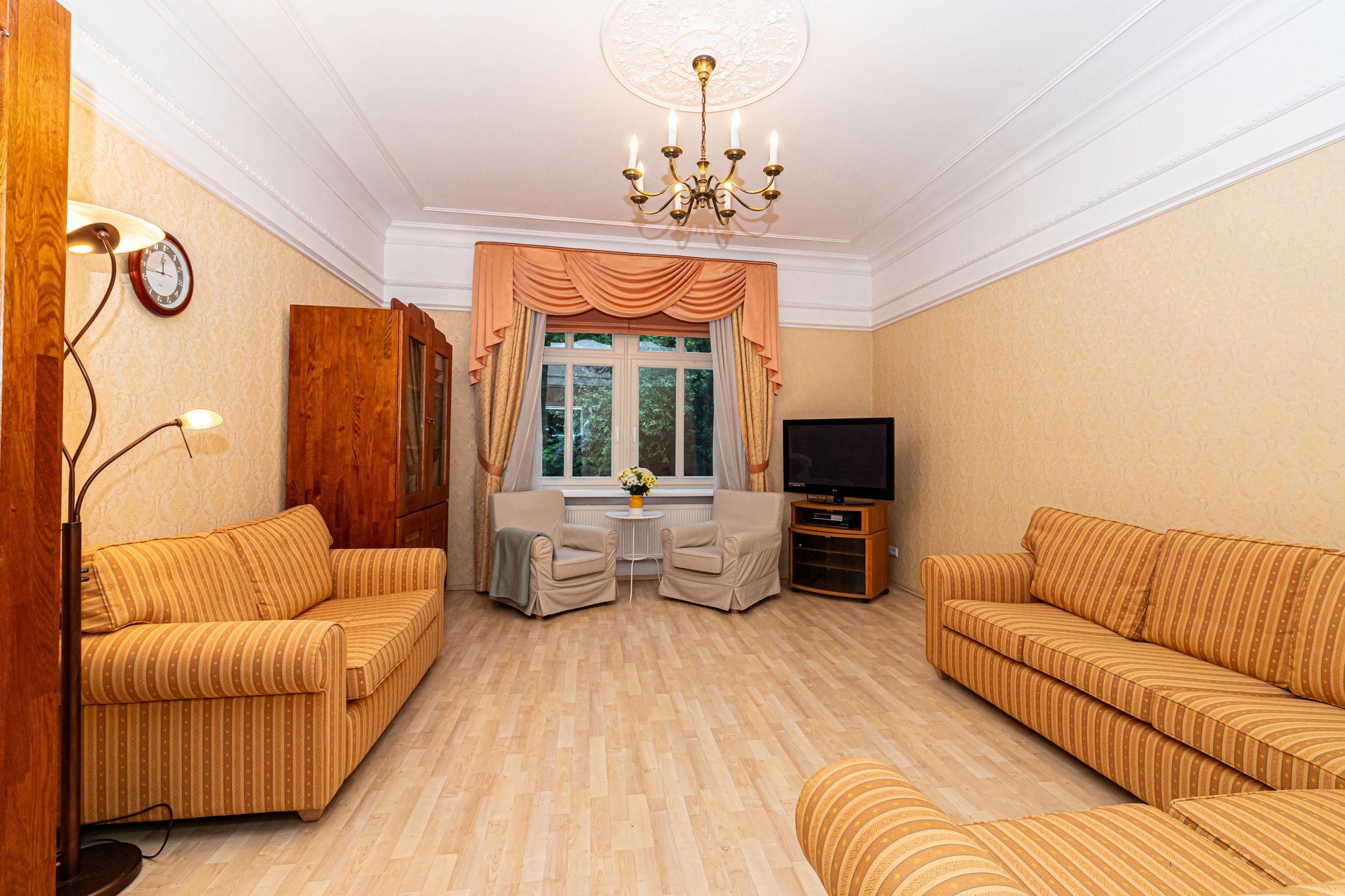 Pronájem byt 1+1 - Karlovy Vary Moravská, 41 m²