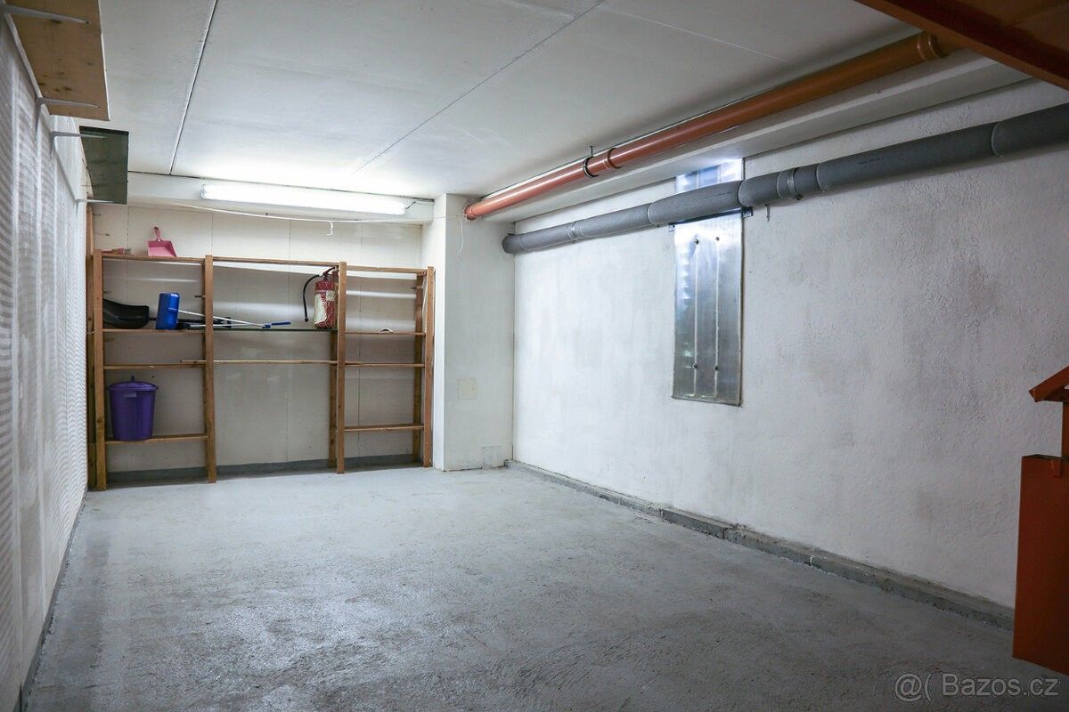 Pronájem garáž - Praha, 104 00, 20 m²