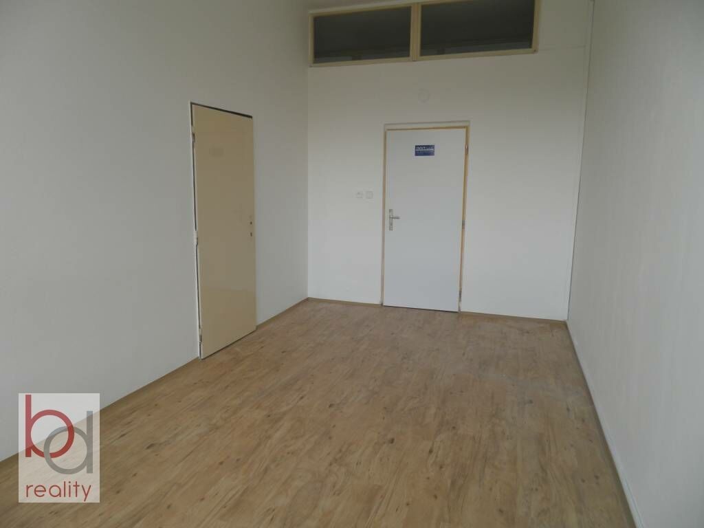 Kanceláře, U Malše, České Budějovice, 17 m²