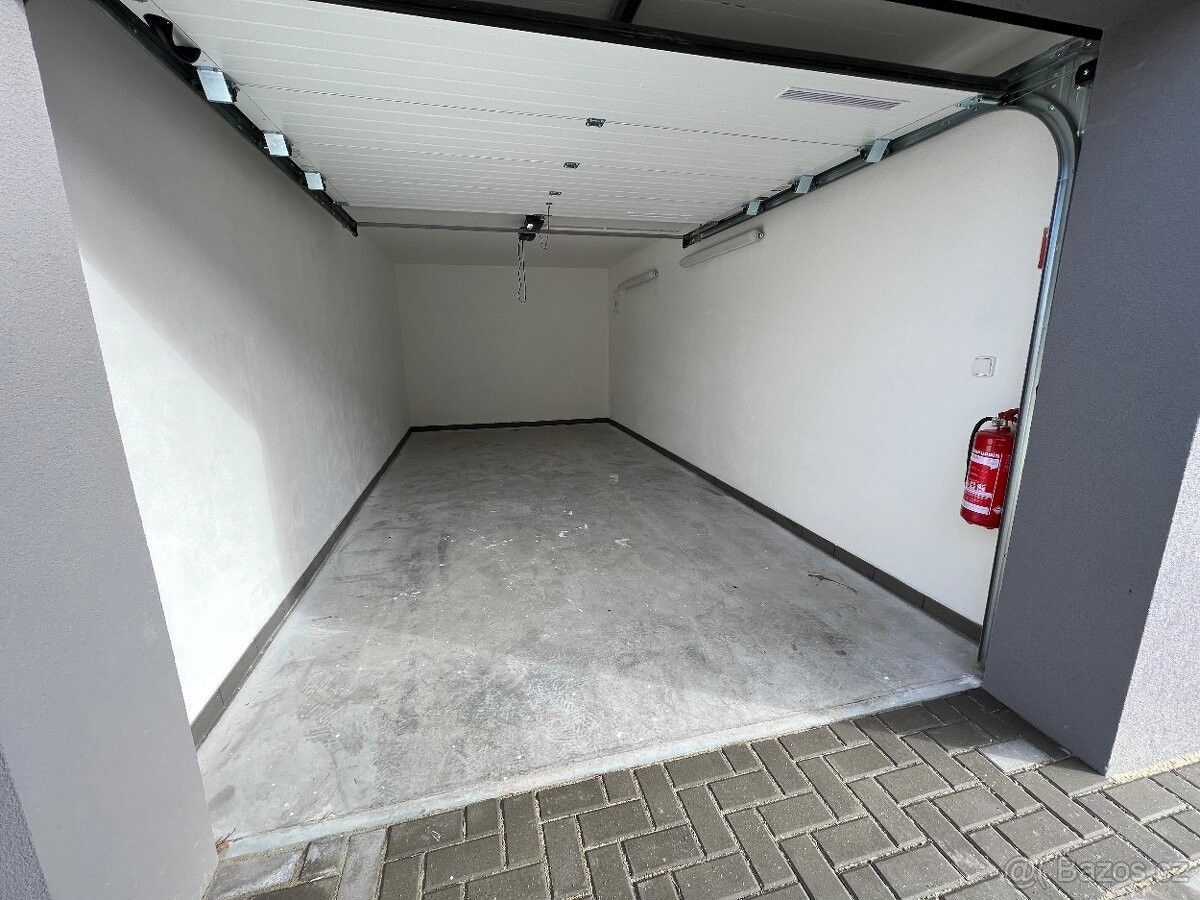 Prodej garáž - Blansko, 678 01, 20 m²