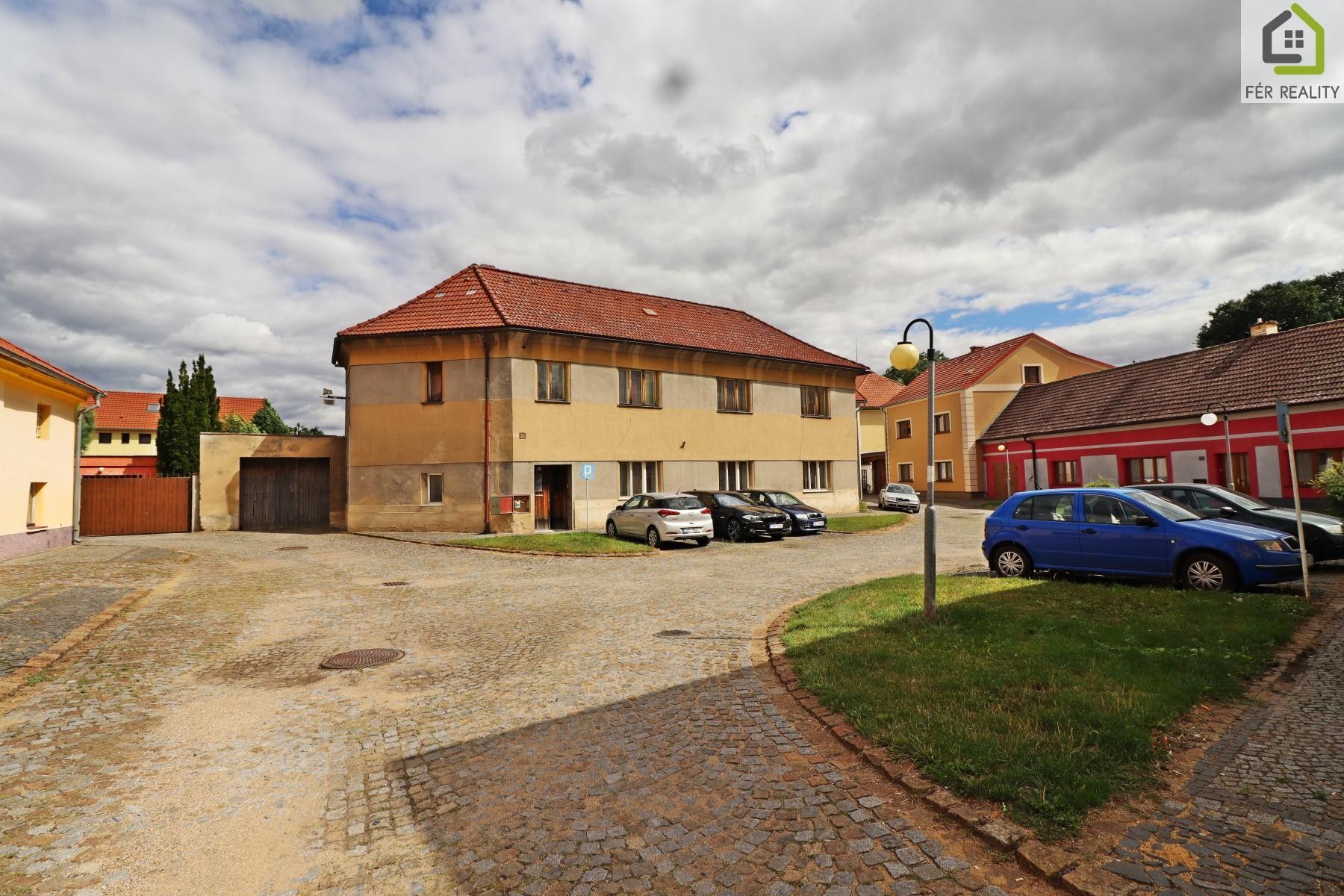 Prodej dům - Školská, Budyně nad Ohří, 400 m²