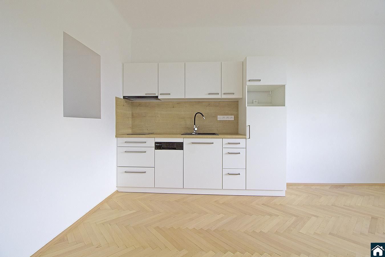 Pronájem byt 2+kk - Ruská, Praha, 47 m²