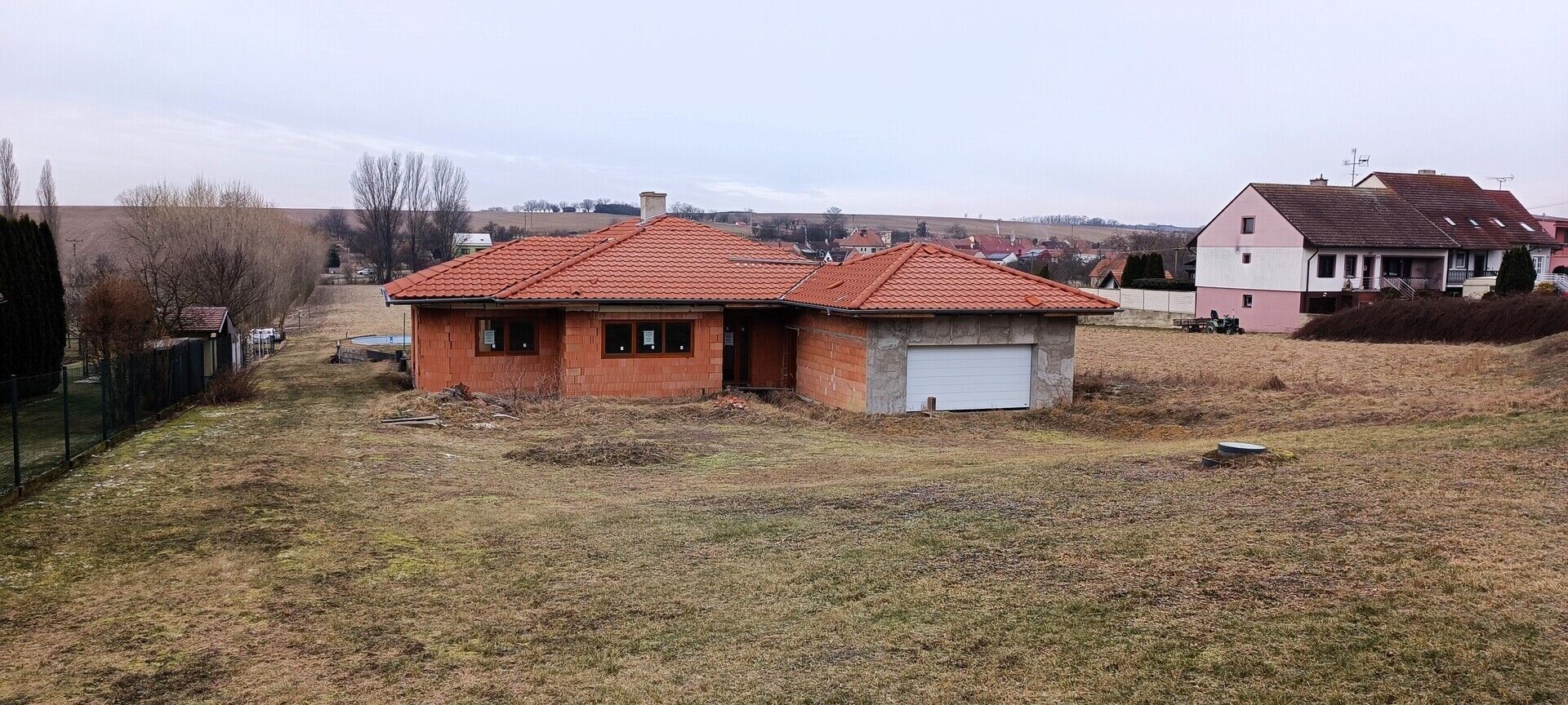 Rodinné domy, Moravany, 331 m²