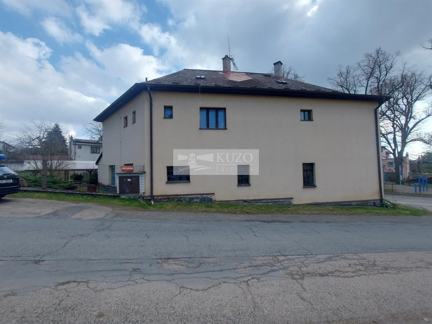 Prodej dům - Velké Popovice, 390 m²